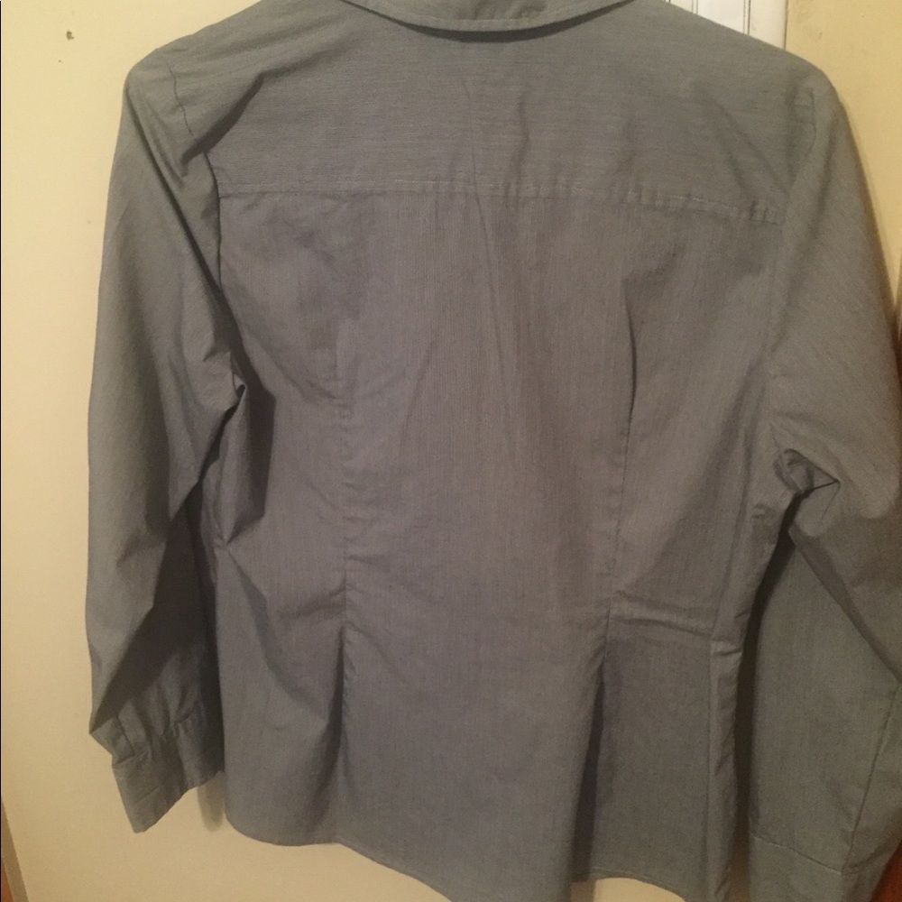 Cute button up - Picture 3 of 3